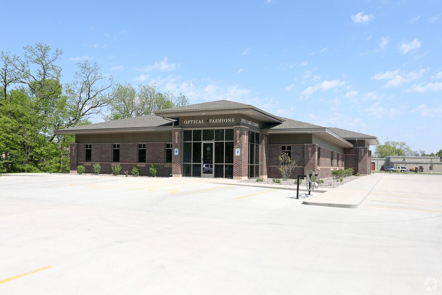 More Photos Of 814 S Main St, Holmen Medical For Lease