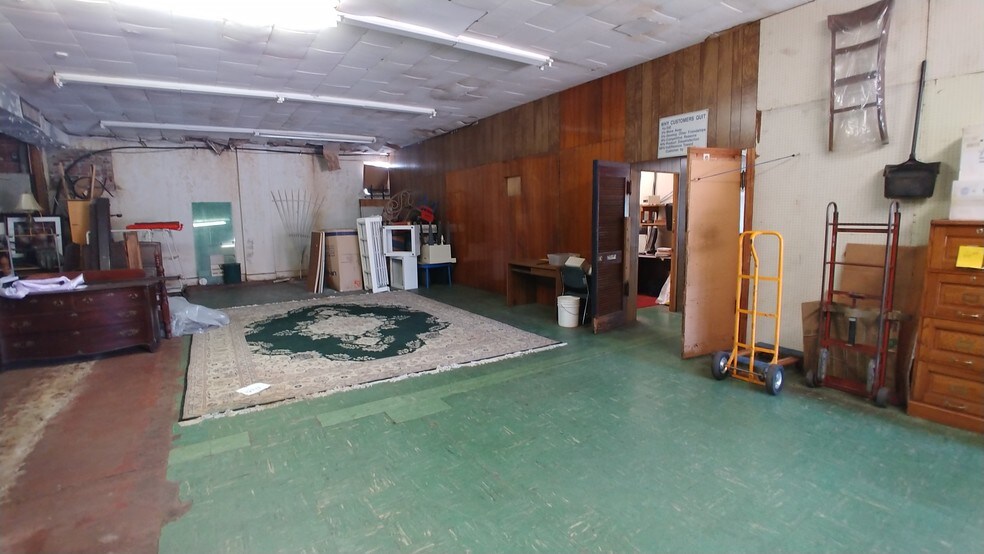 More Photos Of 1724 Bailey Ave, Jackson Freestanding For Lease