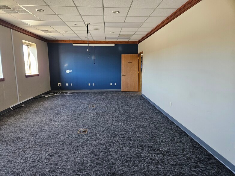 More Photos Of 6200 State St, Saginaw Office For Lease