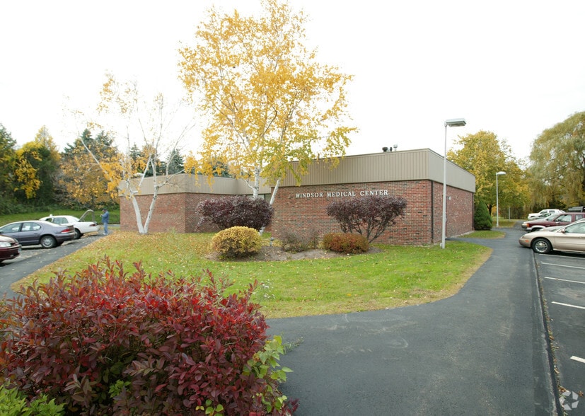 Primary Photo Of 74 Mack St, Windsor Medical For Sale