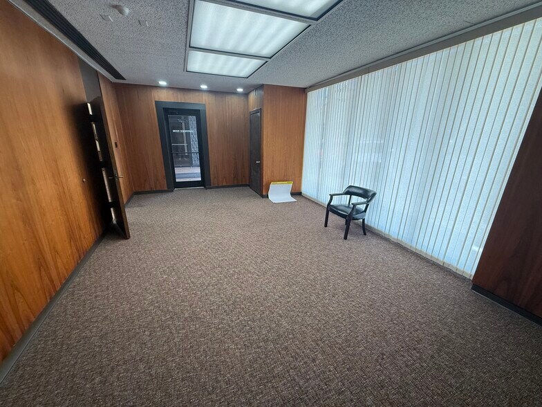 More Photos Of 128 E Commerce St, Aberdeen Storefront For Sale