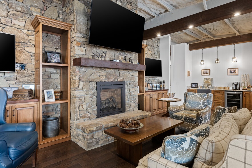 More Photos Of 104 Battle Creek, South Pittsburg Medical For Sale