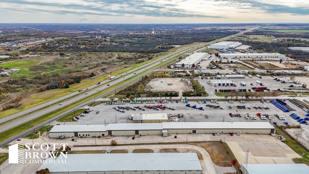 Primary Photo Of 1512 I-35 W, Denton Unknown For Lease