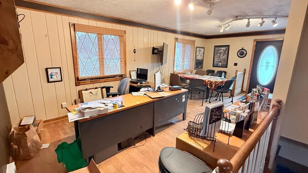 More Photos Of 7242 Bradley St, Lake Tomahawk Office For Sale