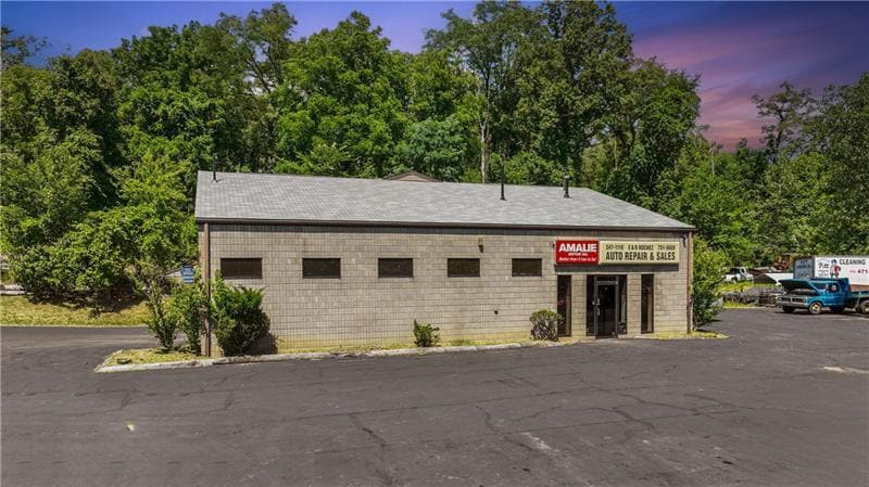 More Photos Of 560 Hoover Rd, Penn Hills Warehouse For Sale