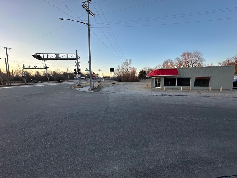 Primary Photo Of 3516 Elmport Rd, Bridgeport Storefront Retail Office For Sale