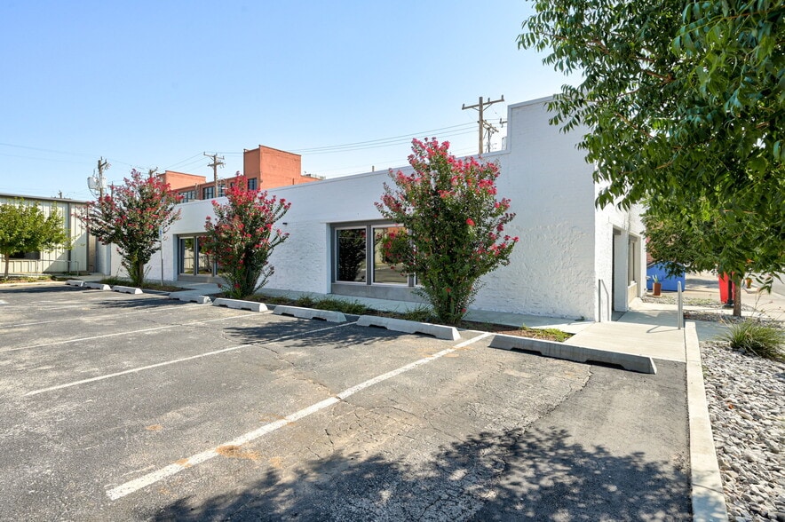 More Photos Of 111 NW 8th St, Oklahoma City Office For Sale