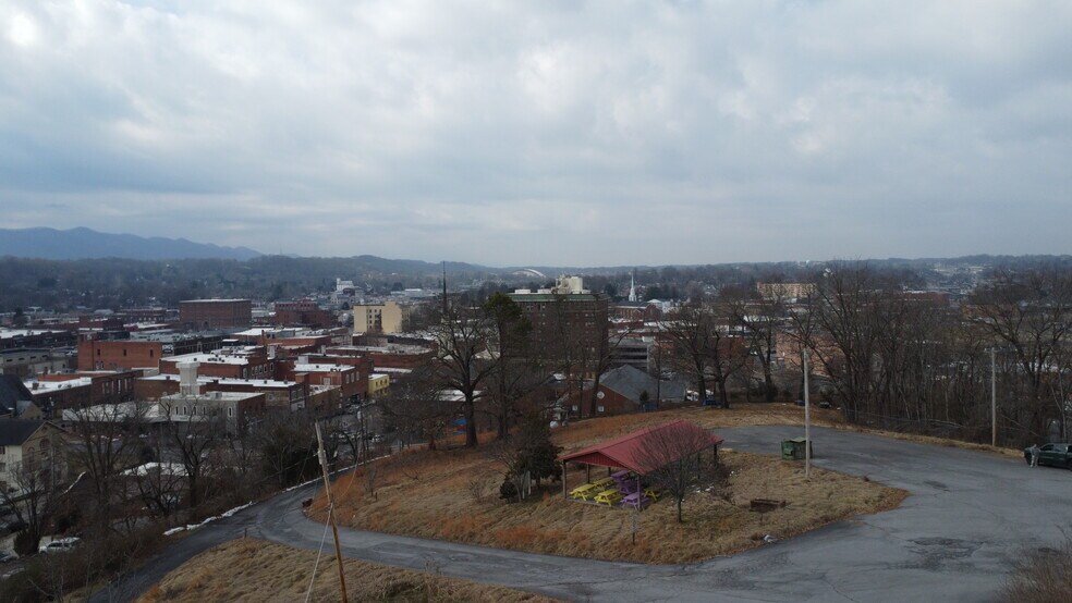 More Photos Of 227 Library Ln, Johnson City Medical For Sale