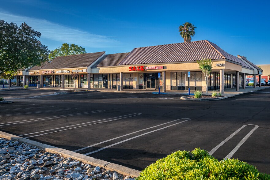 More Photos Of 1251 Base Line Rd, Roseville Unknown For Lease