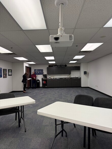 More Photos Of 2159 Early Ln, Franklin Warehouse For Lease