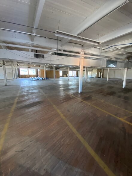 More Photos Of 350 Kennedy Blvd, Pittston Warehouse For Lease