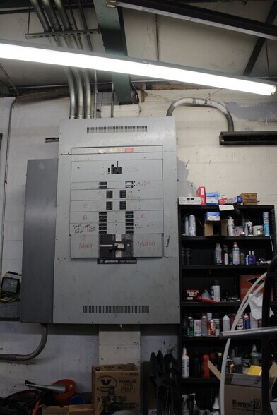 More Photos Of 994 Rhyne Rd, Clover Light Manufacturing For Sale