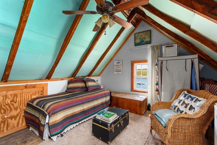 More Photos Of 5 Wharf Hill Rd, Monhegan Hospitality For Sale
