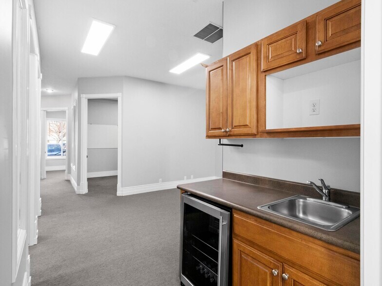 More Photos Of 11576 S State St, Draper Medical For Lease