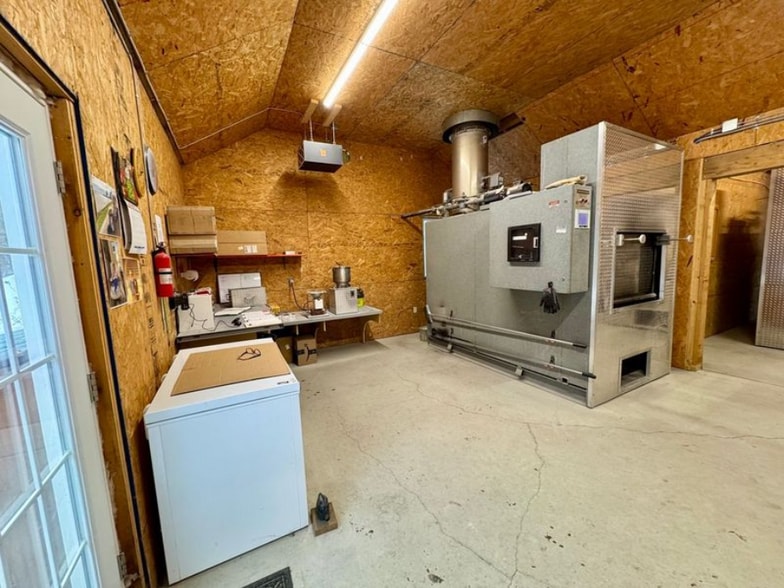 More Photos Of 57 Amanda Ln, Canaan Office For Sale