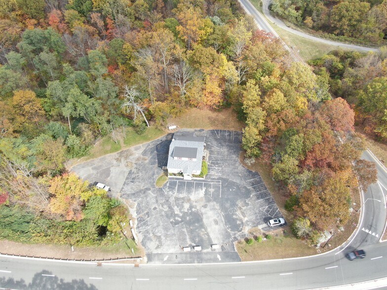 More Photos Of 409 Woodport Rd, Sparta Freestanding For Sale