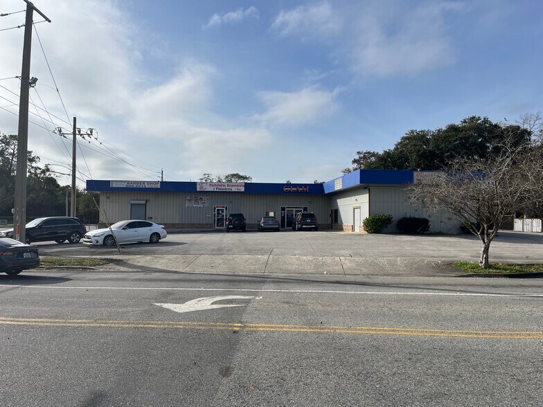 More Photos Of 1906 Parental Home Rd, Jacksonville Storefront For Sale