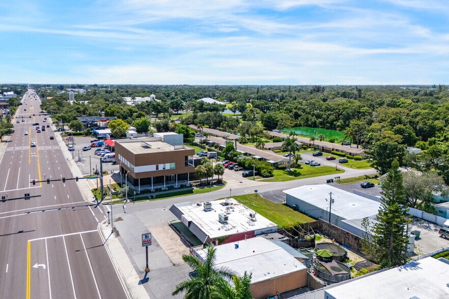 More Photos Of 3090 Bee Ridge Rd, Sarasota Convenience Store For Sale