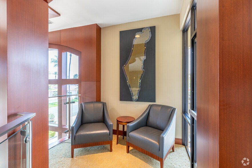 More Photos Of 5505 Cancha De Golf, Rancho Santa Fe Office For Lease