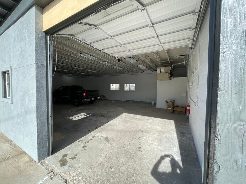 More Photos Of 5551 Newport St, Commerce City Service For Lease