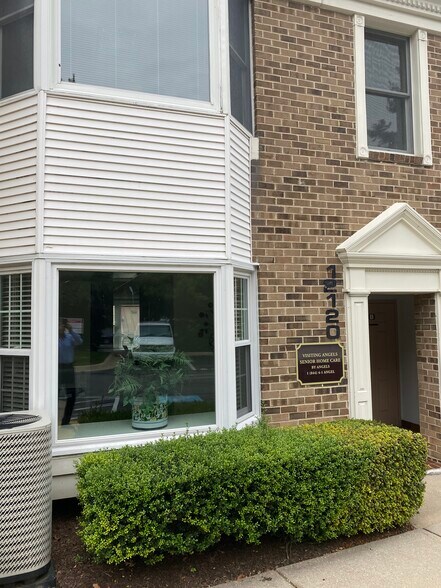 More Photos Of 12100-12128 Heritage Park Cir, Silver Spring Medical For Lease