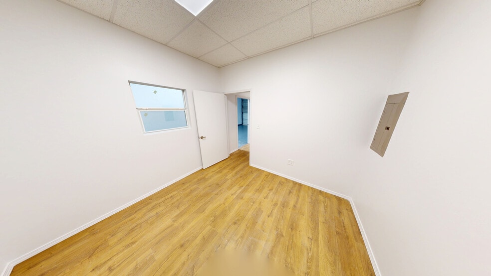 More Photos Of 405 Tillery St, Austin Distribution For Lease