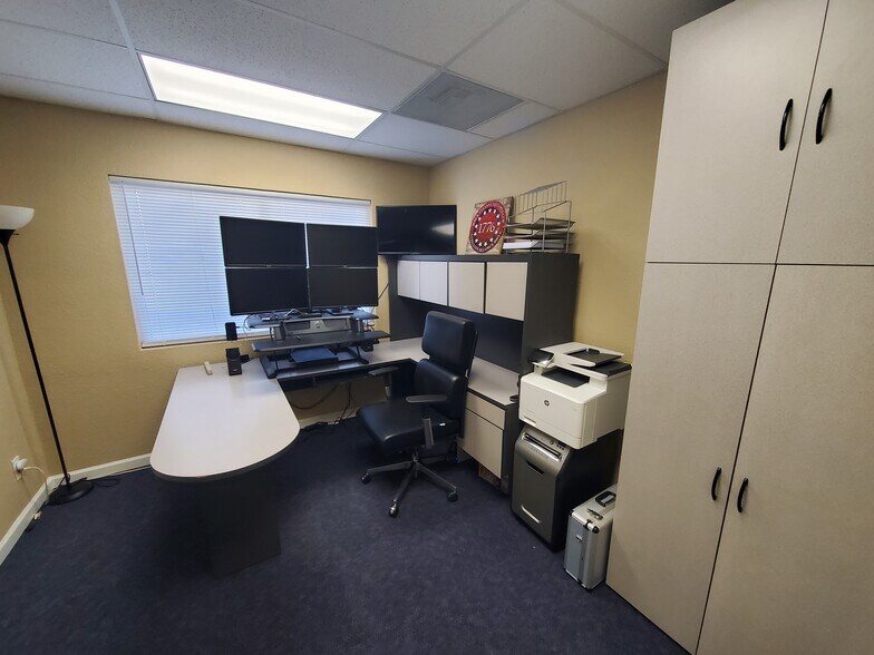 More Photos Of 14165 Market St, Walnut Grove Showroom For Sale