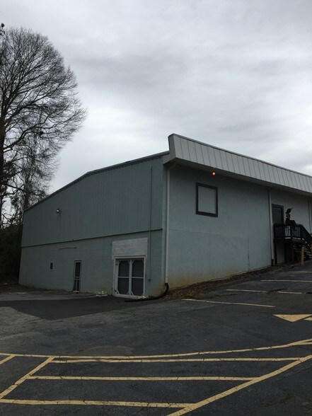 More Photos Of 2272 Lawrenceville Hwy, Decatur Freestanding For Lease