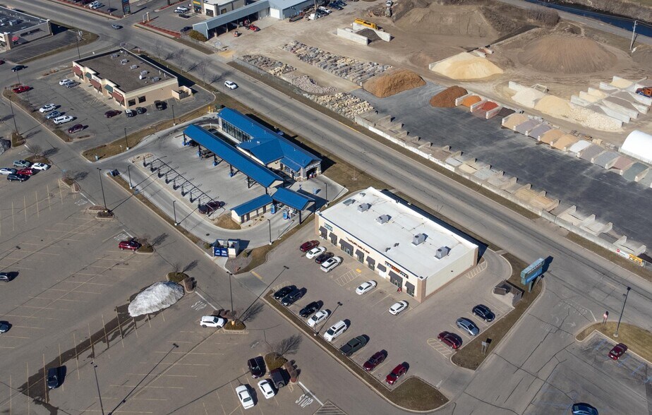 More Photos Of 1035 Frontenac Dr, Winona Storefront For Sale