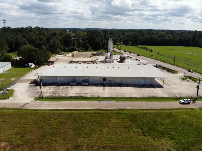 More Photos Of 2103 US-190 Hwy, Hammond Showroom For Sale