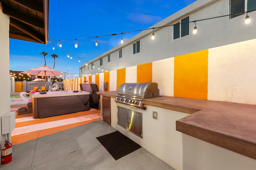 More Photos Of 1339 N Indian Canyon Dr, Palm Springs Hotel For Sale