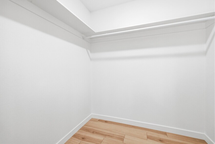 More Photos Of 22320 Itasca St, Chatsworth Apartments For Sale
