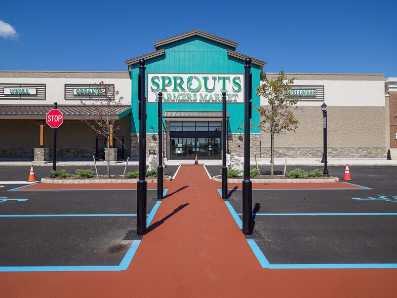 More Photos Of 1000 Saint Georges Ave, Avenel Bank For Lease