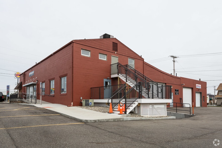 More Photos Of 4400 Portage St NW, North Canton Flex For Lease
