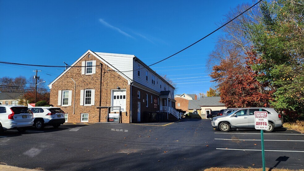 More Photos Of 560 Main St, Chatham Medical For Sale