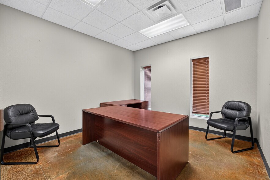 More Photos Of 906 S Eastern Ave, Elk City Warehouse For Sale