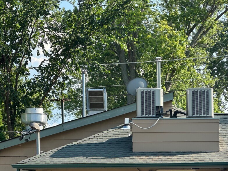 More Photos Of 25344 W Richmond Ave, Antioch Bar For Sale