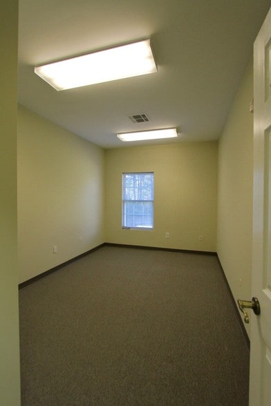 More Photos Of 925 Sanders Rd, Cumming Coworking Space