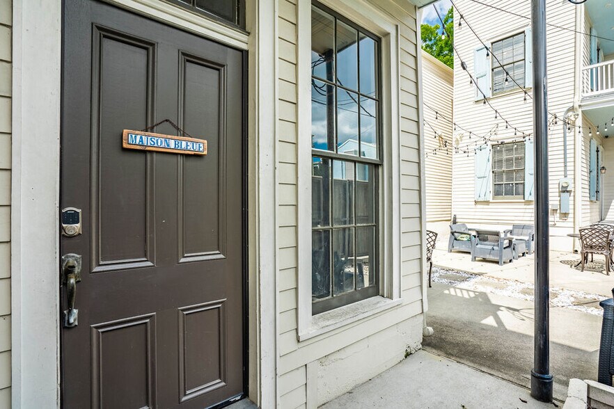 More Photos Of 1201 Baronne St, New Orleans Hotel For Sale