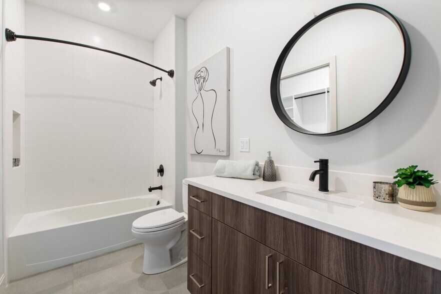 More Photos Of 4501 N Sheridan Rd, Chicago Apartments For Lease