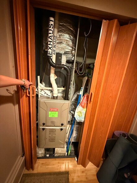 More Photos Of 487 Burncoat St, Worcester General Retail For Lease