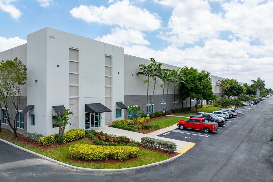 Primary Photo Of 10201 NW 112th Ave, Medley Warehouse For Lease