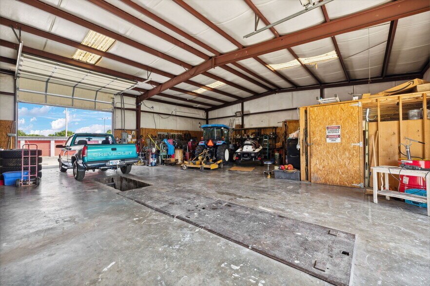 More Photos Of 636 Main st, Ashland City Freestanding For Sale