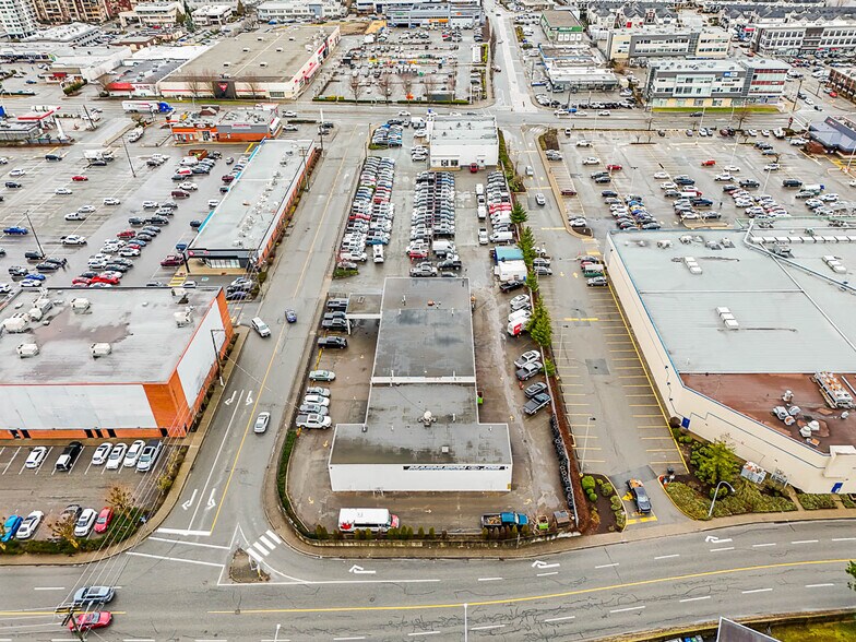 More Photos Of 32562 S Fraser Way, Abbotsford Auto Dealership For Lease