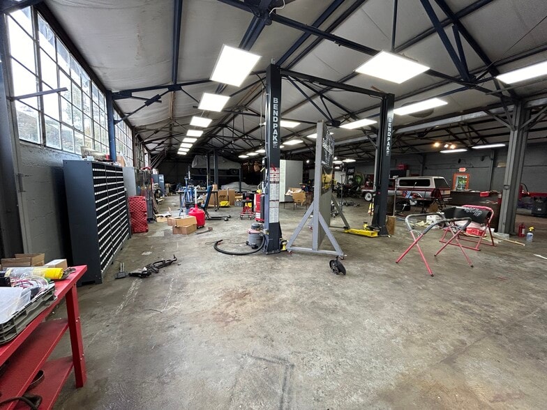More Photos Of 1164 Zonolite Pl, Atlanta Warehouse For Lease