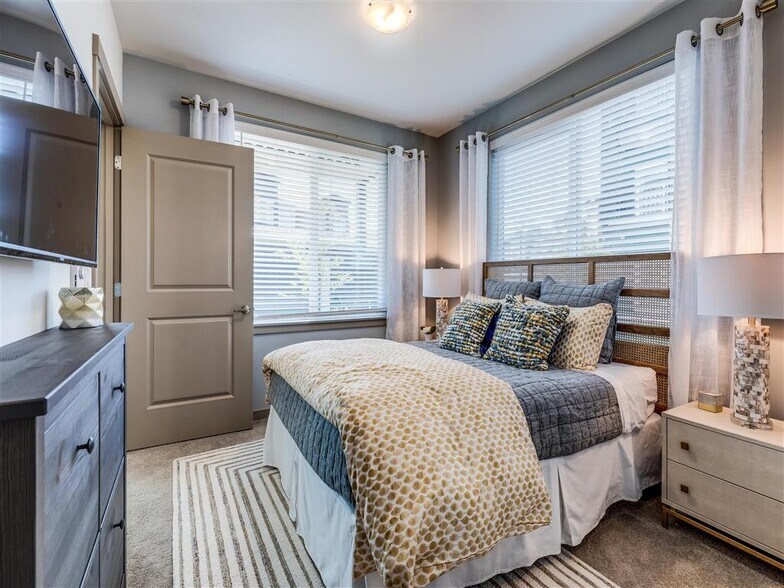 More Photos Of 2200 W Meeker St, Kent Apartments For Lease