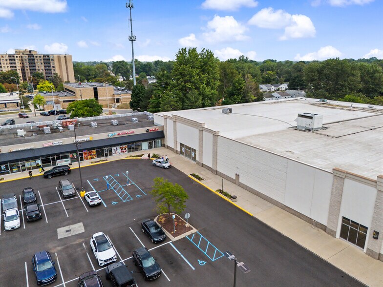 More Photos Of 5866-5870 Middlebelt Rd, Garden City Freestanding For Lease