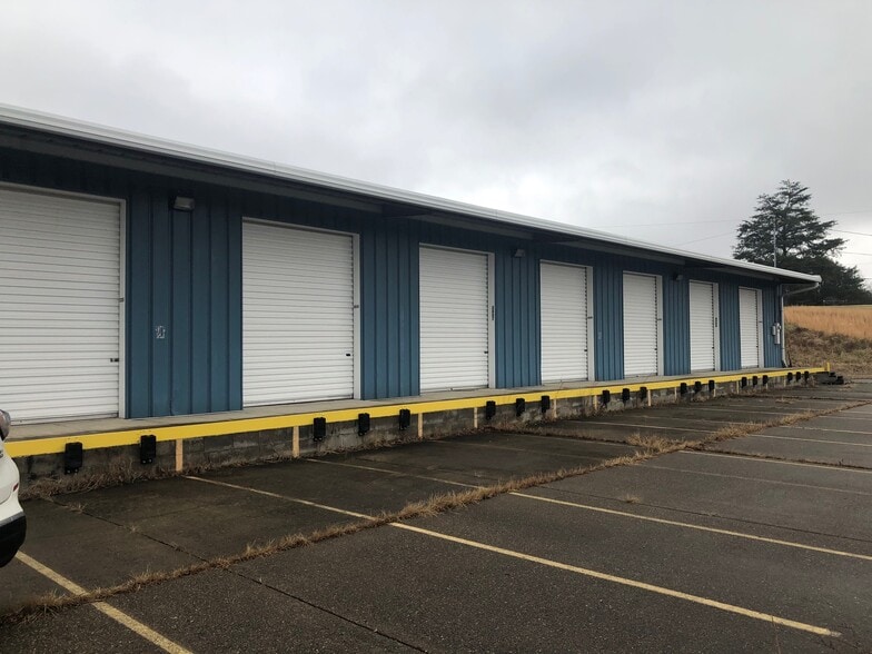 More Photos Of 3956 Staunton Tpke, Parkersburg Light Distribution For Lease