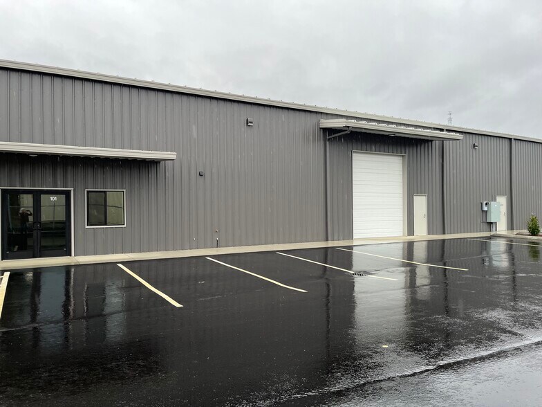 More Photos Of 1400-1442 W Smith Rd, Ferndale Industrial For Sale