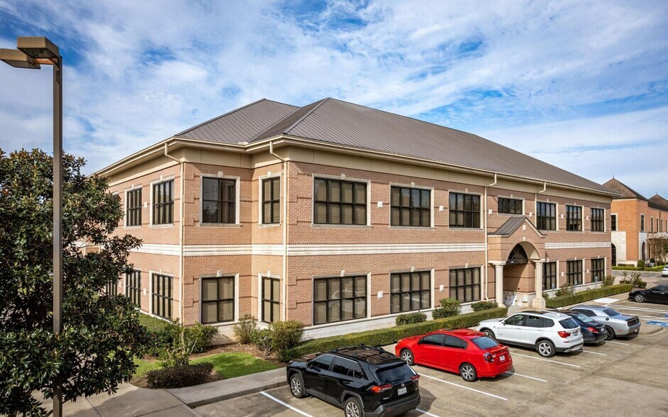Primary Photo Of 4660 Sweetwater Blvd, Sugar Land Office For Lease